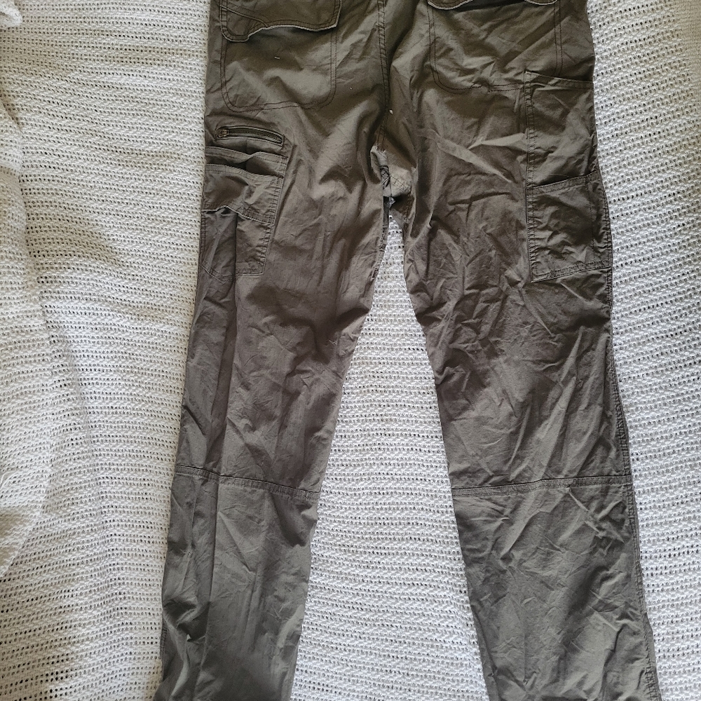Dovetail Workwear size 12